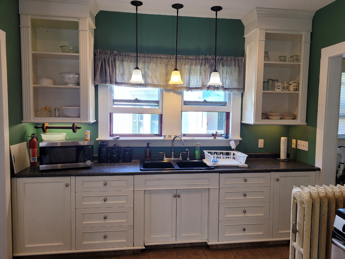 Cozy Historic Walton Home - Photo 1