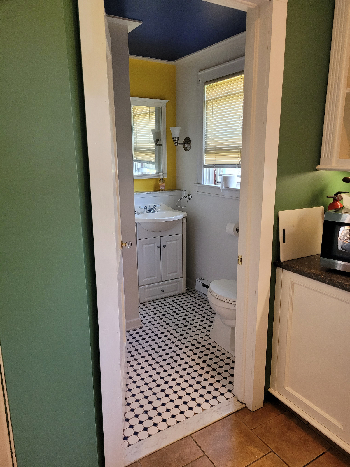 Cozy Historic Walton Home - Photo 3