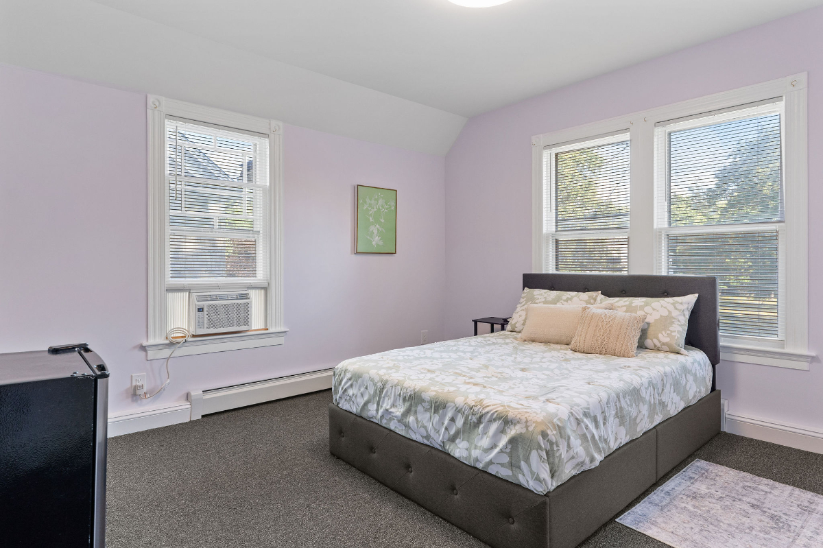Private Bedrooms with En Suite Bathrooms - Traveling Nurses - 142 Riverside Drive - Photo 4