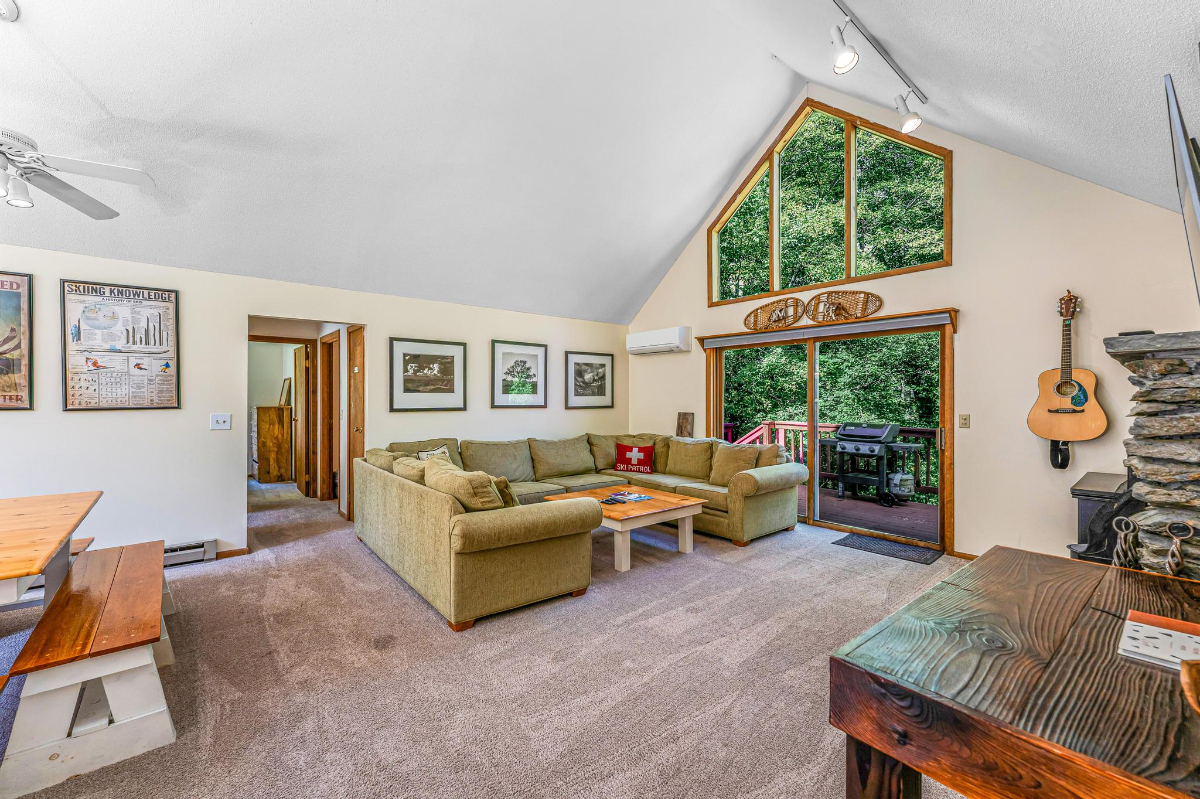 Prime Killington Proximity with Sauna, Hot Tub, and Game Room - Photo 2
