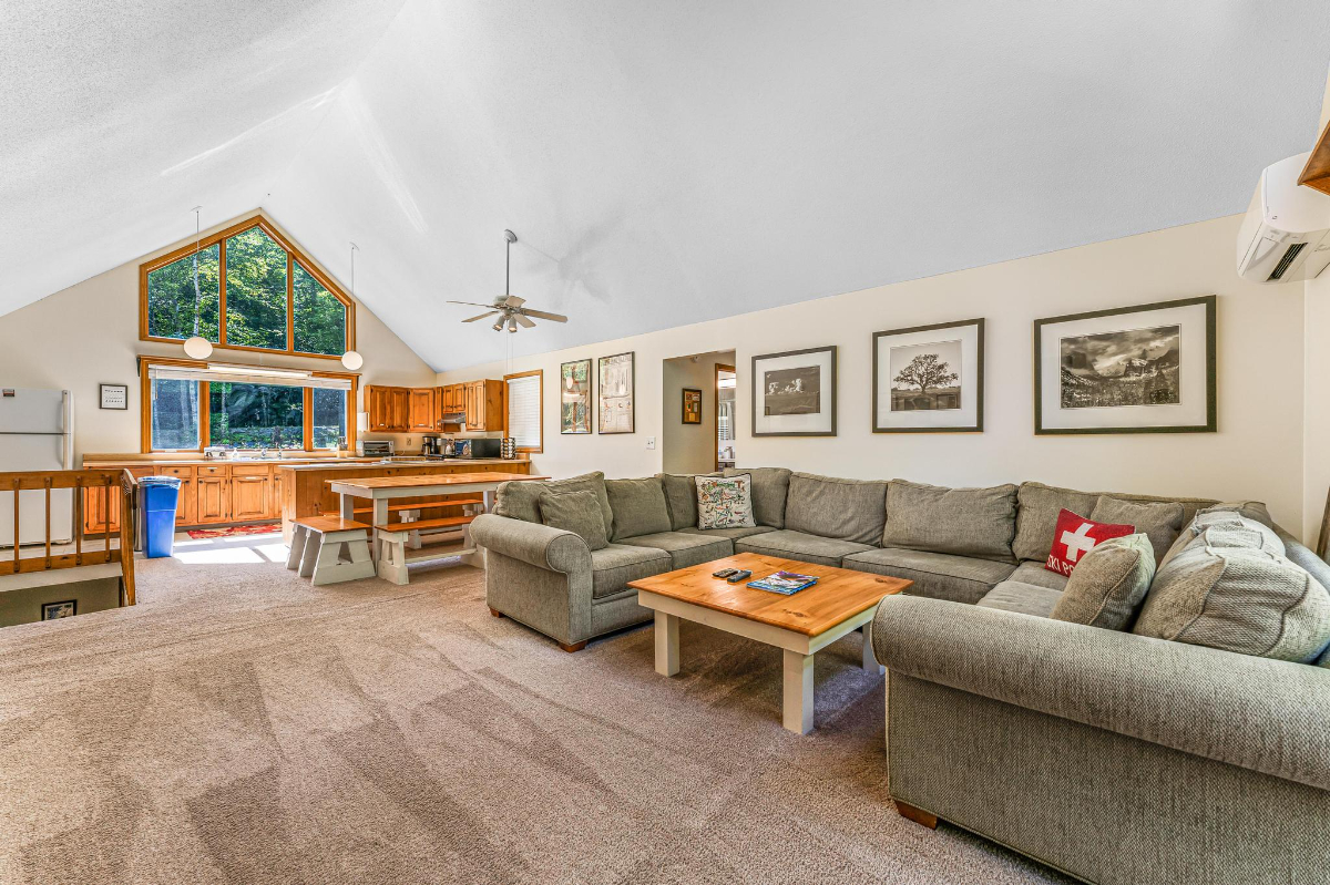 Prime Killington Proximity with Sauna, Hot Tub, and Game Room - Photo 3