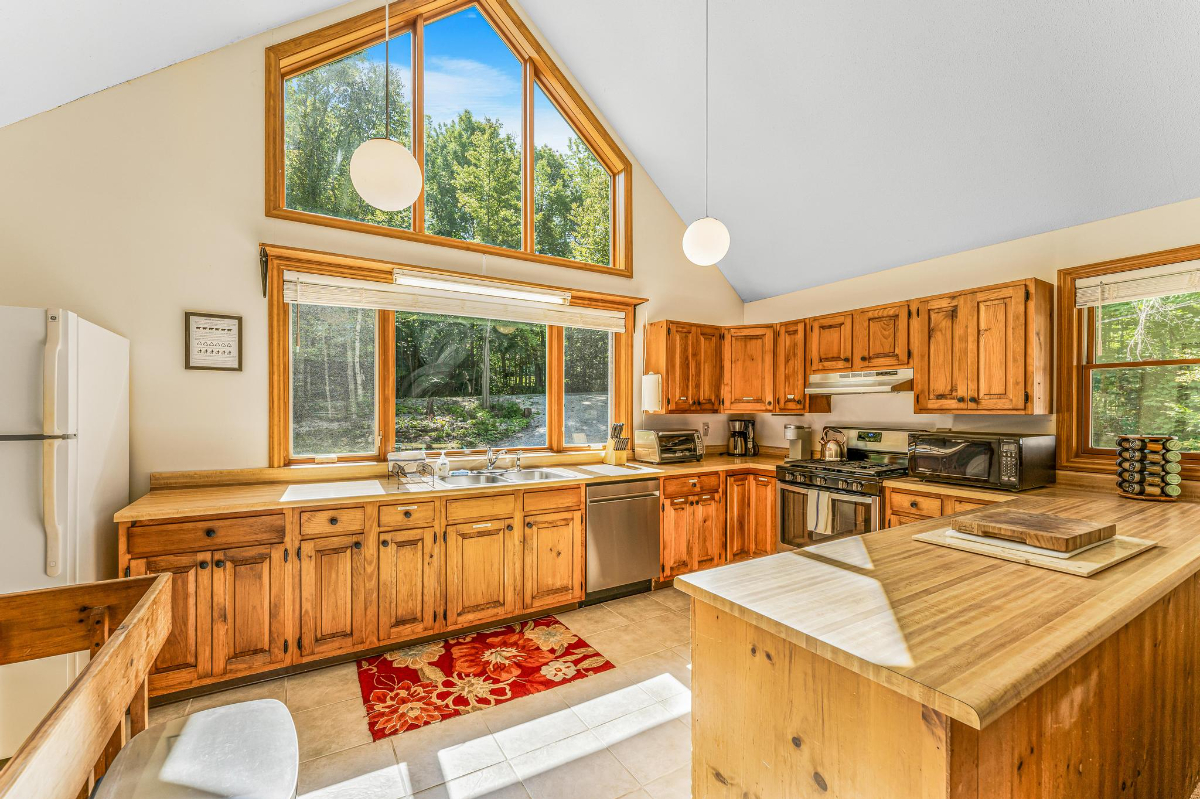 Prime Killington Proximity with Sauna, Hot Tub, and Game Room - Photo 8