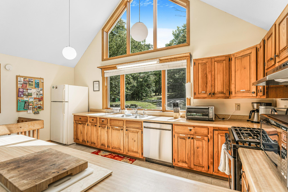 Prime Killington Proximity with Sauna, Hot Tub, and Game Room - Photo 9