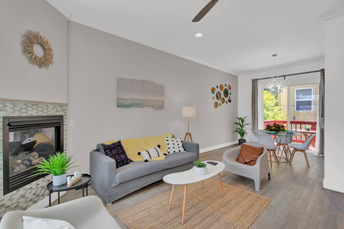 Modern home located near downtown. - Photo 6