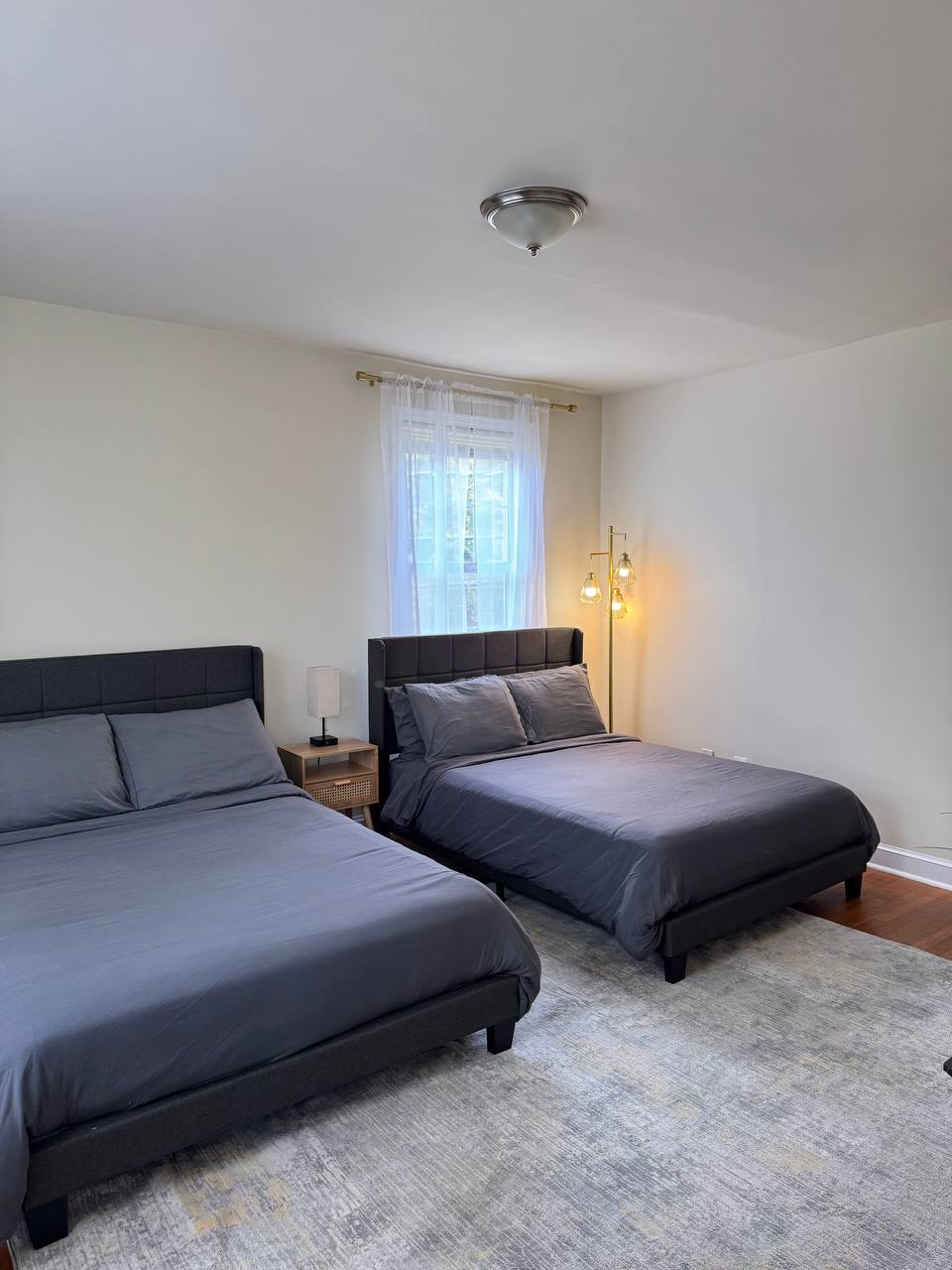 Near Metro Fully Furnished 2 Bed / 1 Bath Apartment Washington, DC - Photo 2
