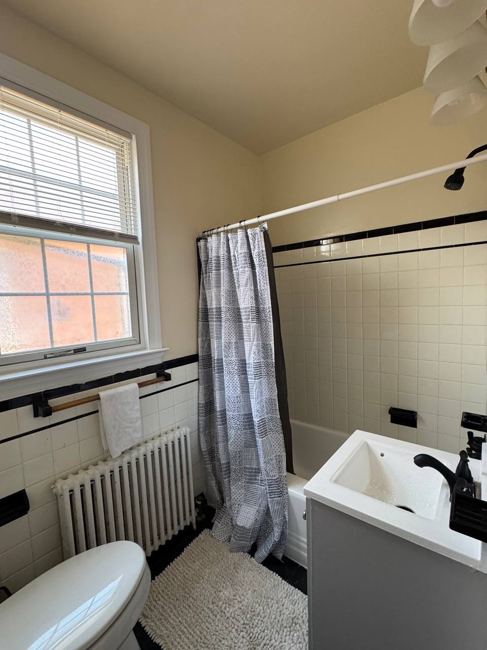 Near Metro Fully Furnished 2 Bed / 1 Bath Apartment Washington, DC - Photo 6