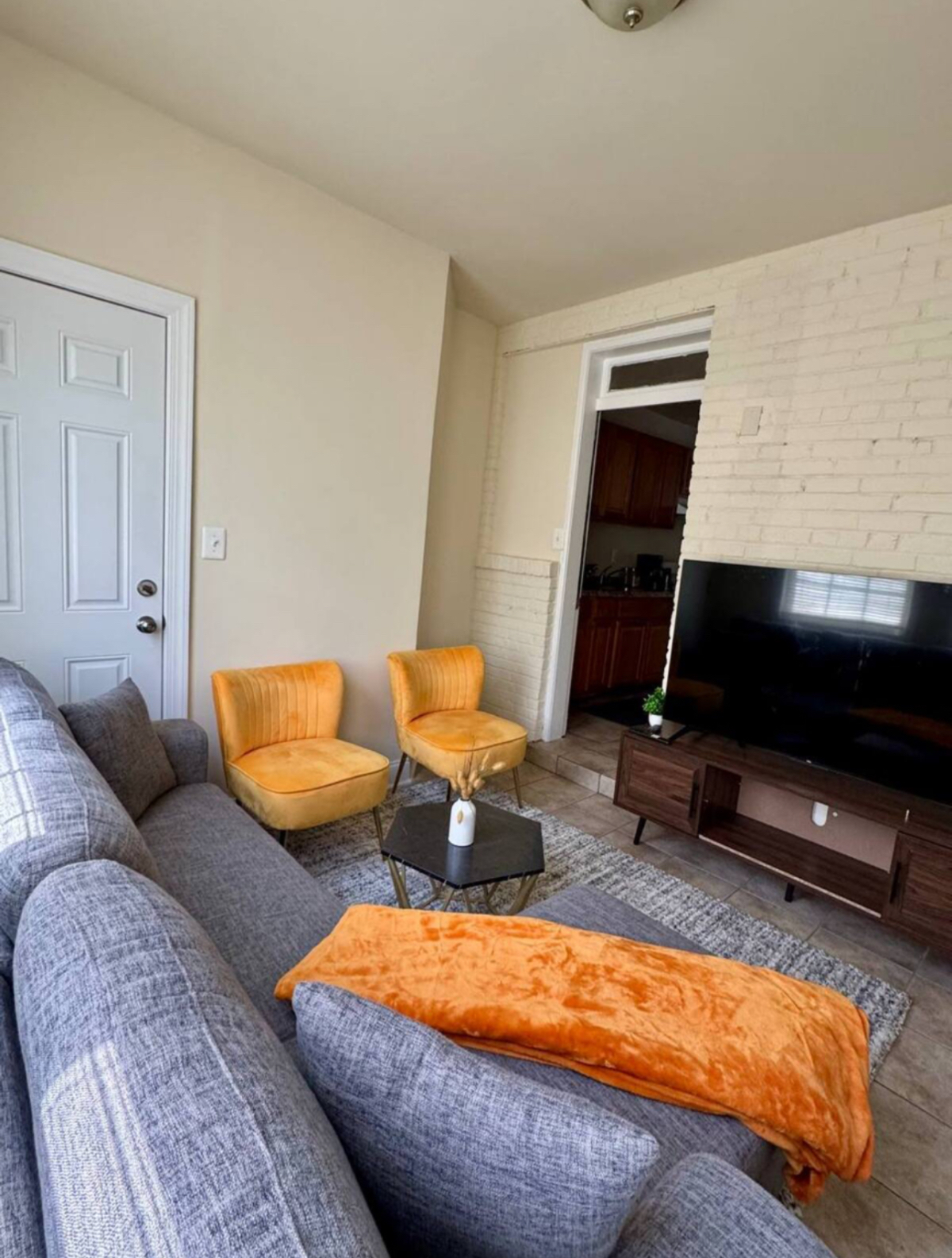Near Metro Fully Furnished 2 Bed / 1 Bath Apartment Washington, DC - Photo 10