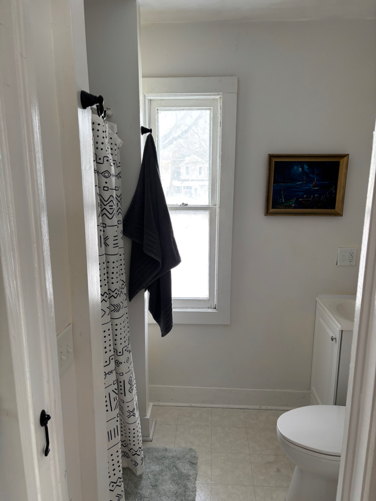 Upper level 2 bedroom apartment in heart of Madison - Photo 6