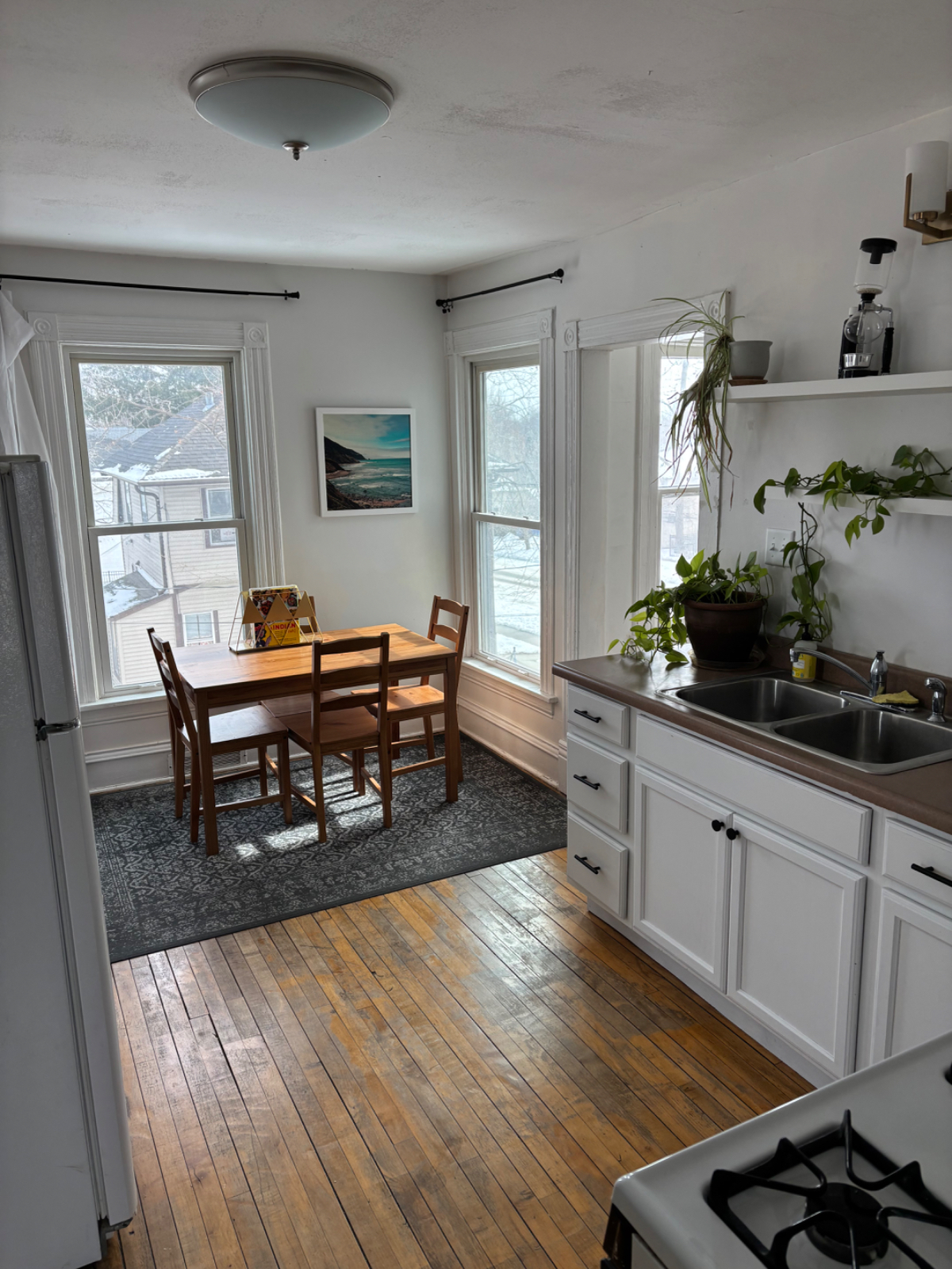 Upper level 2 bedroom apartment in heart of Madison - Photo 5