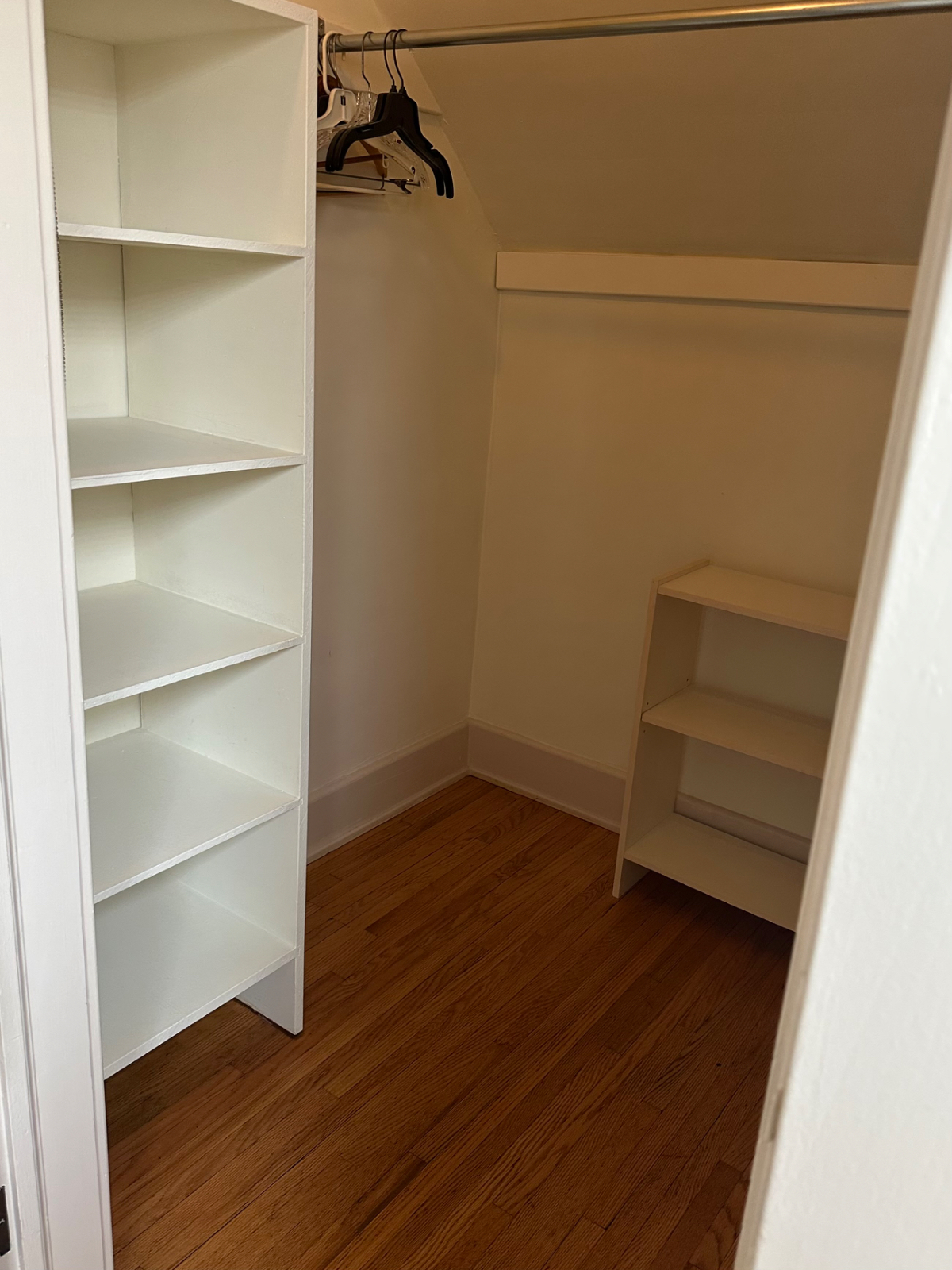 1 BDRM Park Ave Apartment (Separate Unit/Entrance) - Photo 8