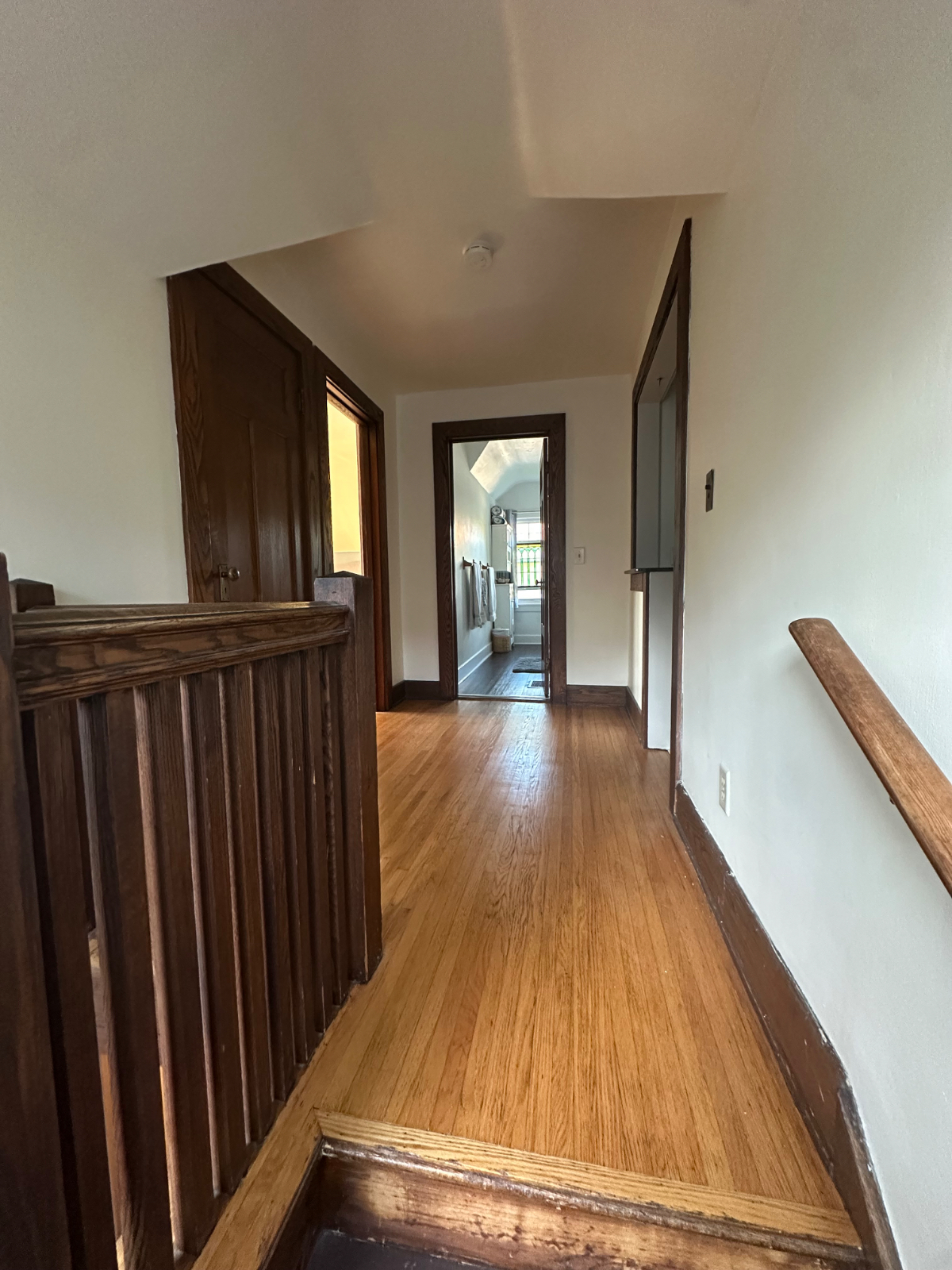 1 BDRM Park Ave Apartment (Separate Unit/Entrance) - Photo 3