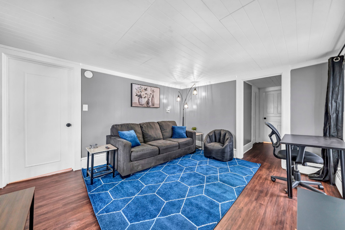Hamburg 2BR with Free Parking, 9 Min to Highmark Stadium & Ford Plant - Photo 9