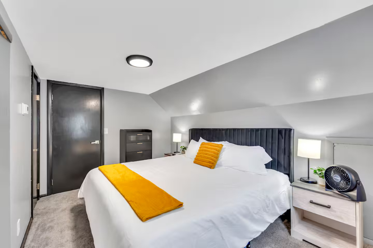 Hamburg 2BR with Free Parking, 9 Min to Highmark Stadium & Ford Plant - Photo 1