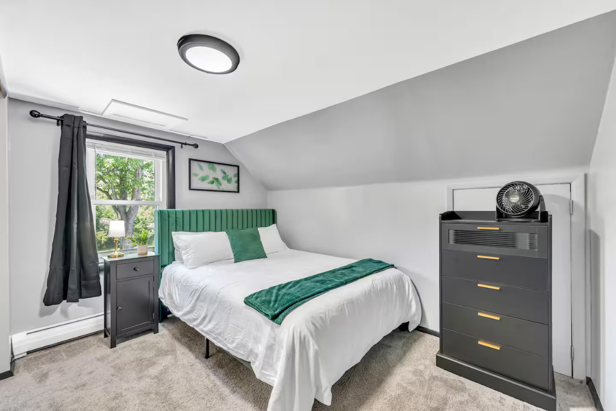 Hamburg 2BR with Free Parking, 9 Min to Highmark Stadium & Ford Plant - Photo 6