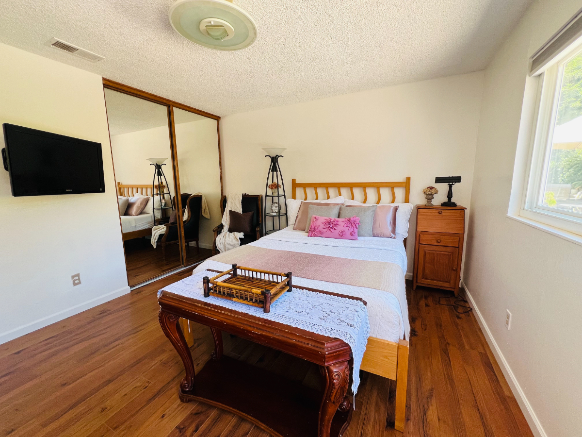 Modern, Peaceful Studio in Vallejo with Private Entrance & All Utilities Included - Photo 4
