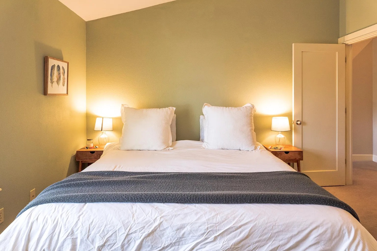Cozy, Spacious Condo in Old Town Bend - Photo 1