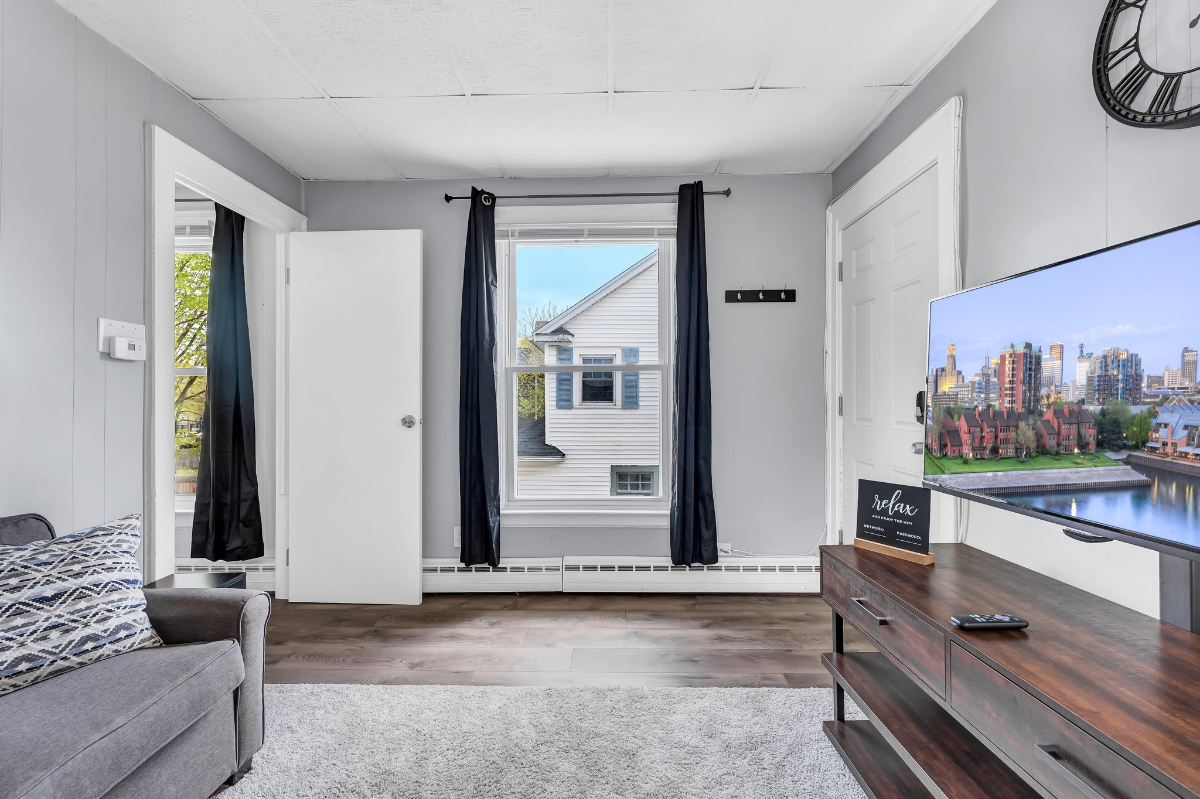 Village of Hamburg 1BR, Free Parking, Walk to Shops, Near Stadium - Photo 8