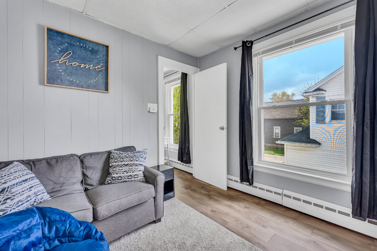 Village of Hamburg 1BR, Free Parking, Walk to Shops, Near Stadium - Photo 10