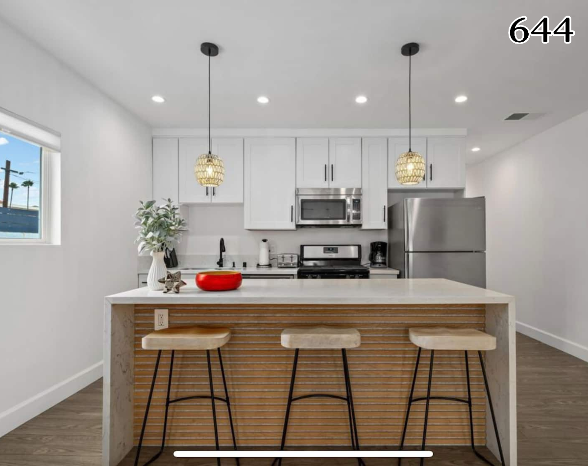Location - Hollywood Proximity, Larchmont Privacy. - Photo 3