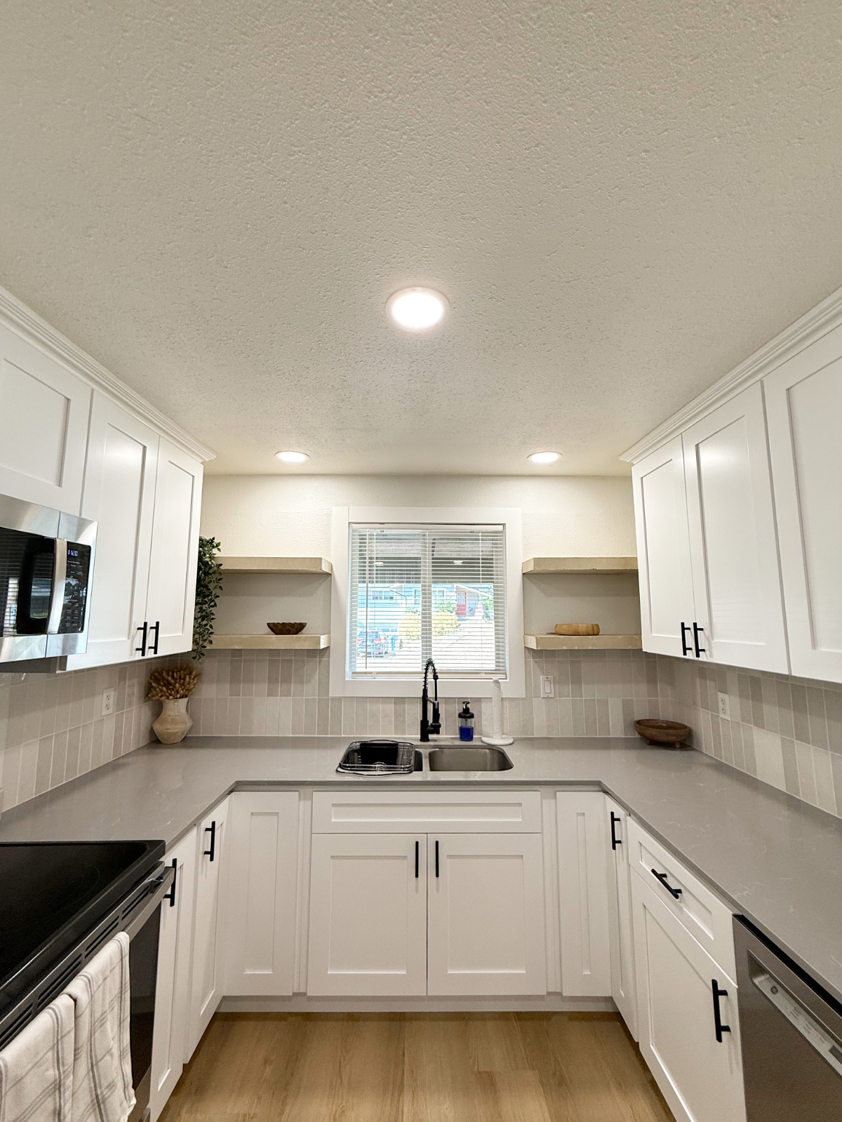 Vancouver Triplex Unit - Photo 6