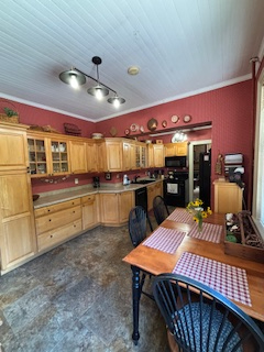 Spacious Apartment at 502 South Main Street - Photo 8