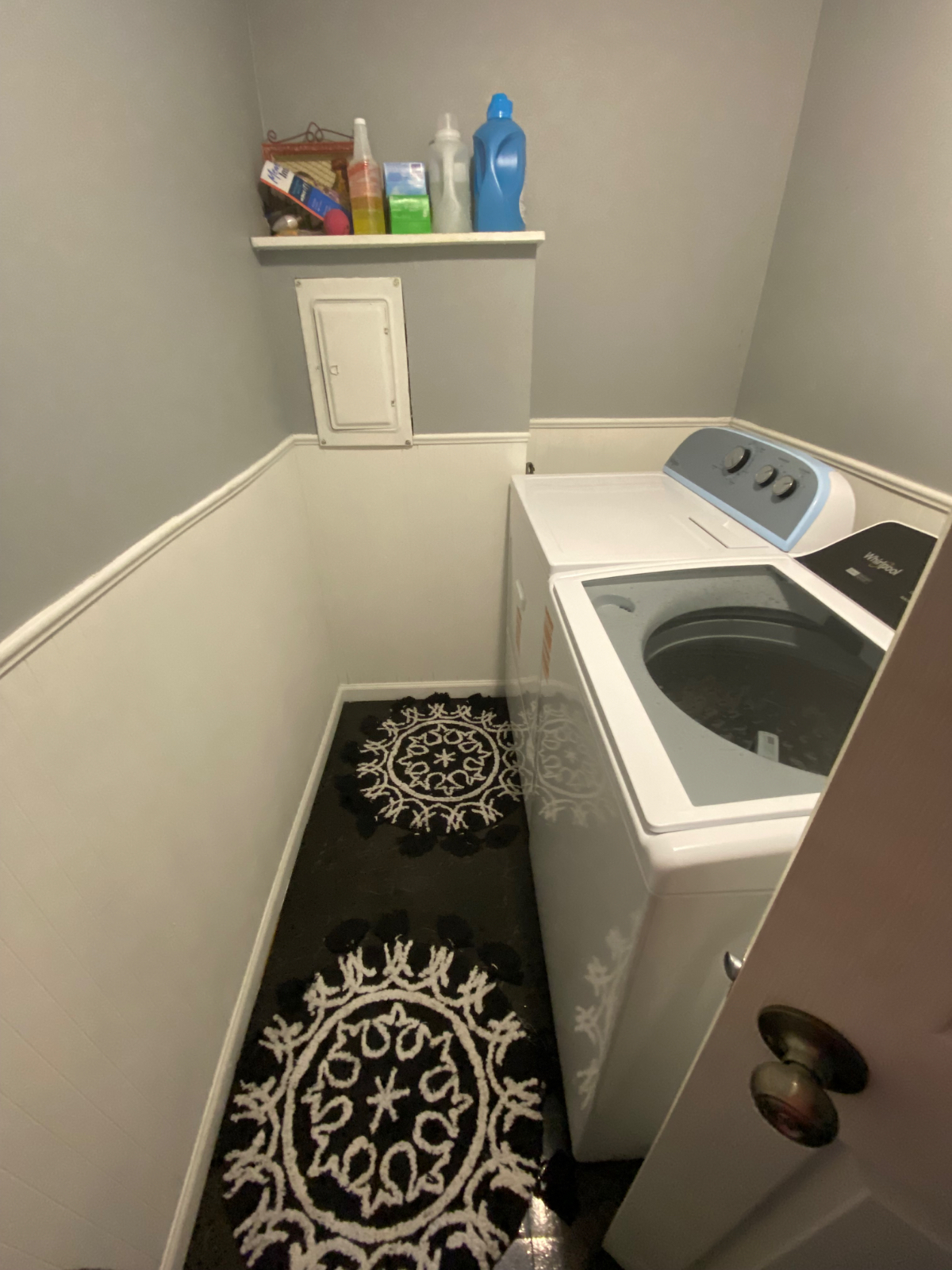 Fully furnished room close  to hospital state park shopping areas - Photo 9