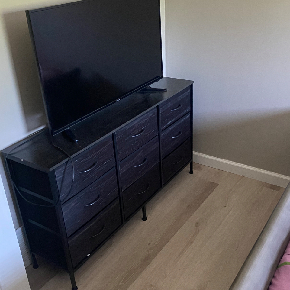 Fully furnished room close to hospital state park shopping areas - Photo 2