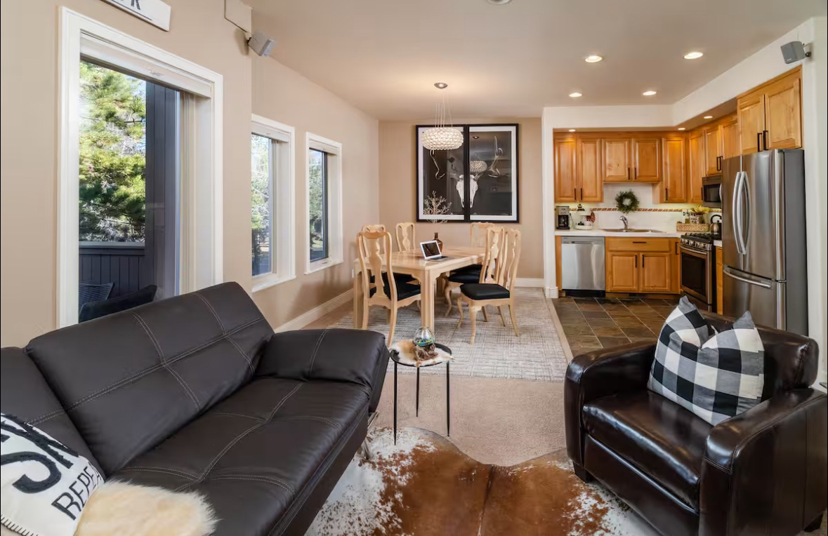Rarely Available 1-Bdrm Charmer in the Heart of the West Side with Full Kitchen and centrally located - Photo 5