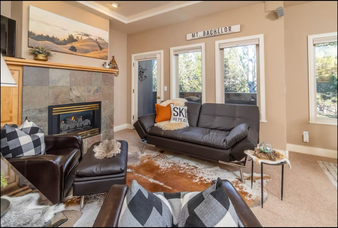 Rarely Available 1-Bdrm Charmer in the Heart of the West Side with Full Kitchen and centrally located - Photo 3