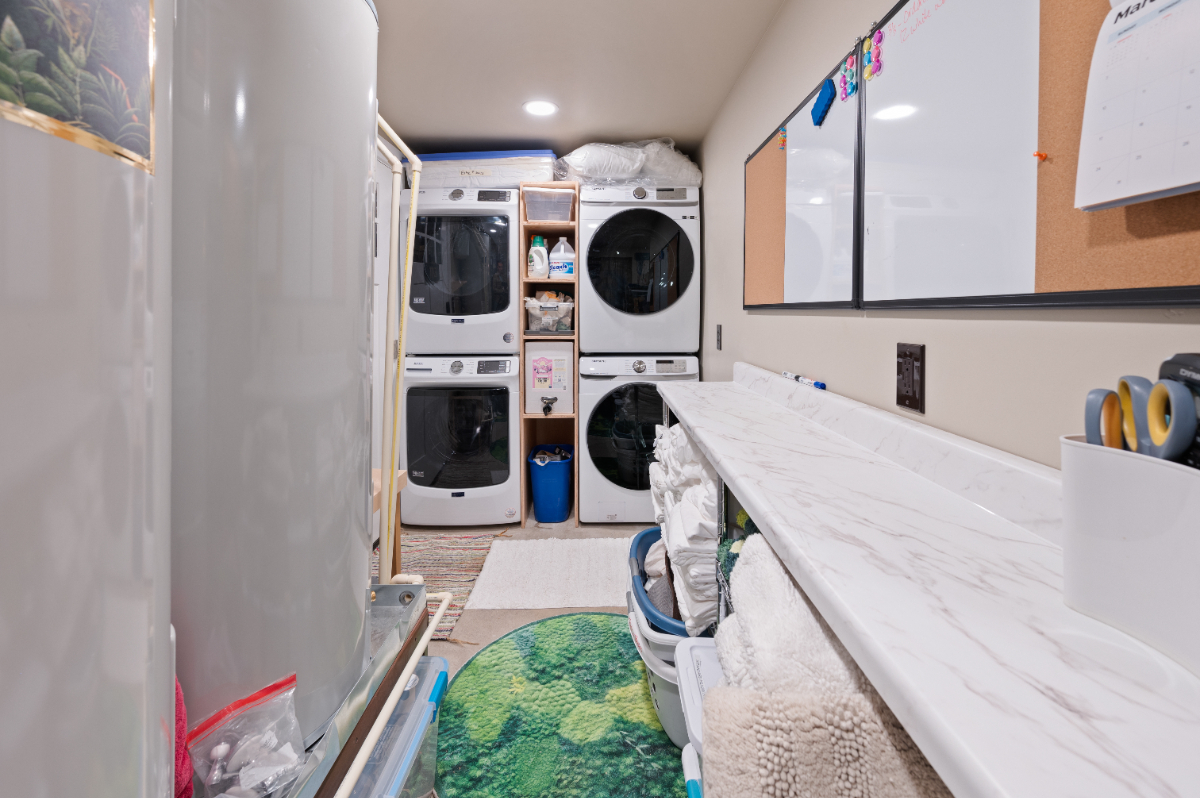 Private 2BR Midtown Retreat | 2 King Beds | Hot Tub | W/D | Near St. Charles | "The Grove" Unit - Photo 3
