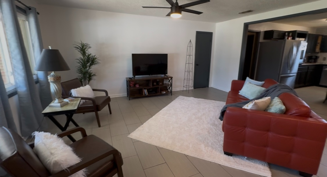 3 Bedroom/2Bath fully furnished house in Lubbock - Photo 10