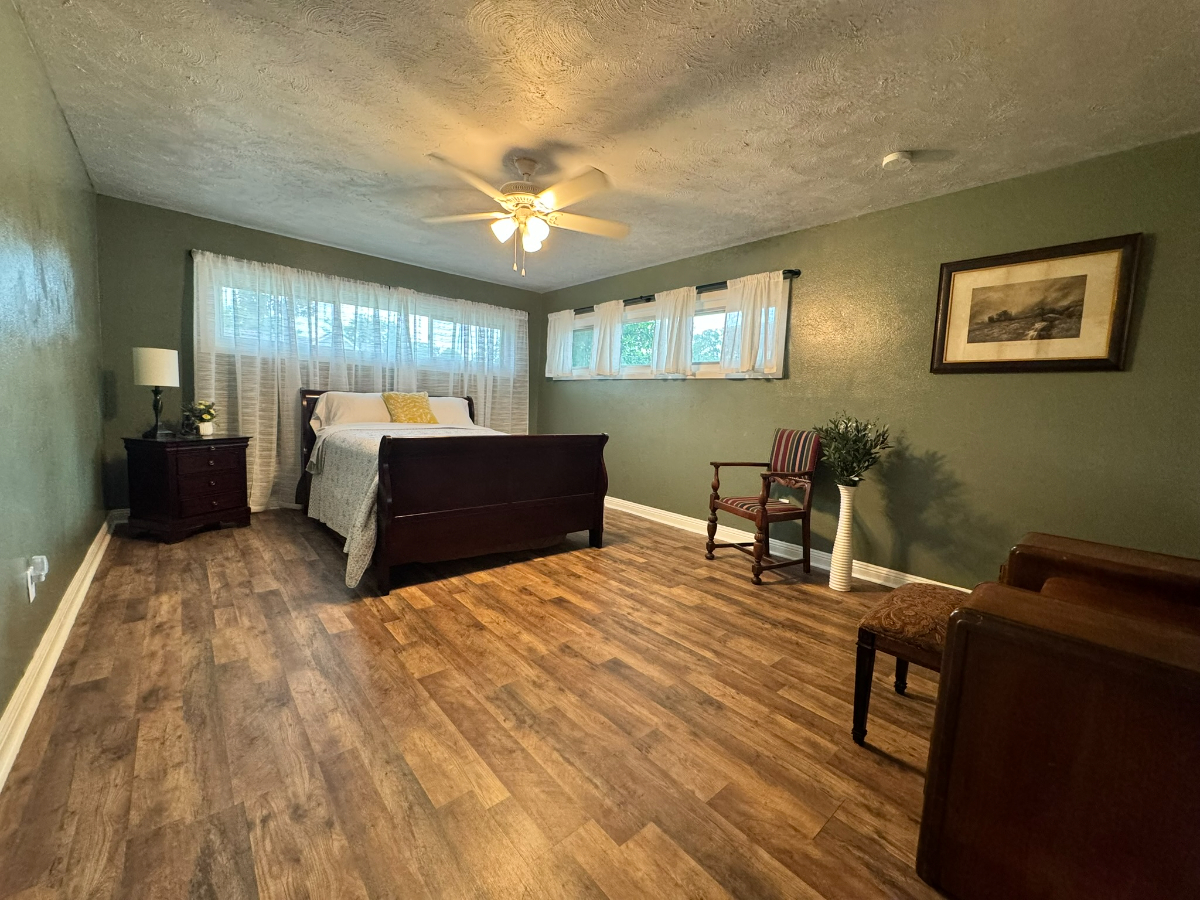 3 Bedroom/2Bath fully furnished house in Lubbock - Photo 6