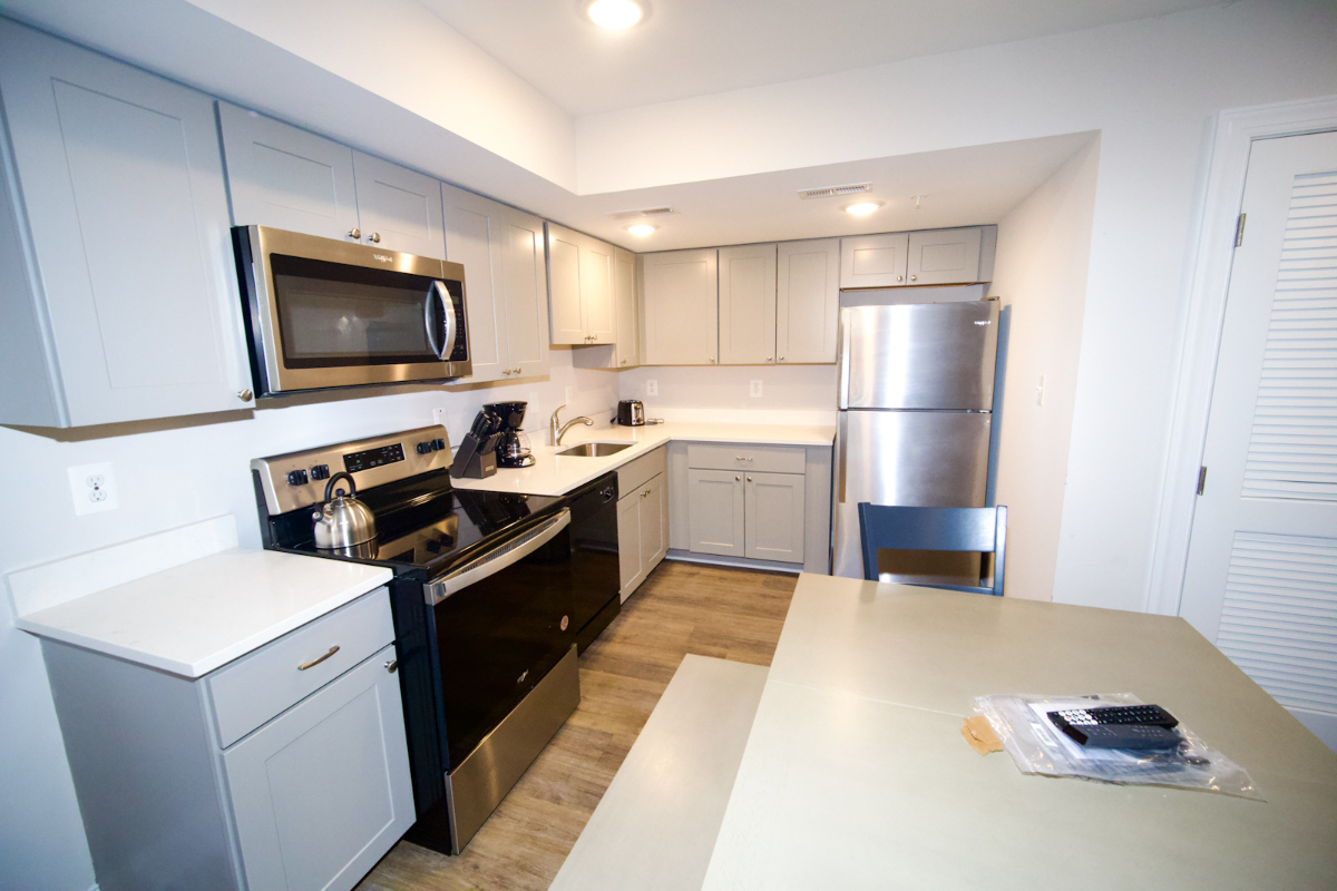 Modern, Comfortable Apartments with All the Essentials--Steps from the Metro Apt C06 - Photo 4
