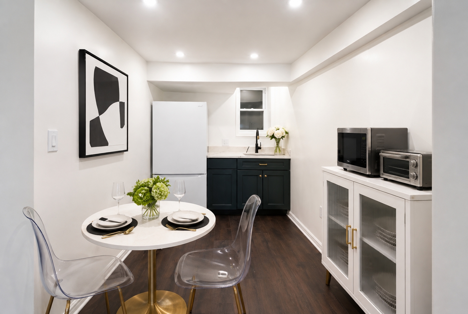 Modern, light-filled private 1 bedroom, 1 bathroom apartment-close to hospitals - Photo 2