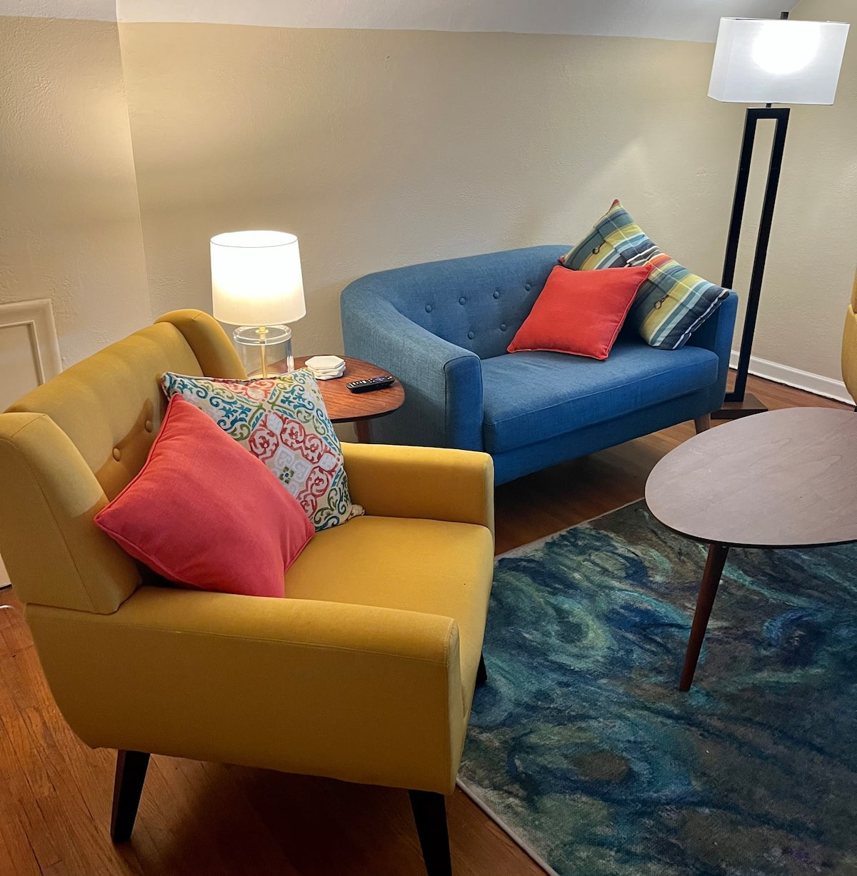 Charming 1-Bed Upstairs Unit with Queen Bed,... - Photo 6