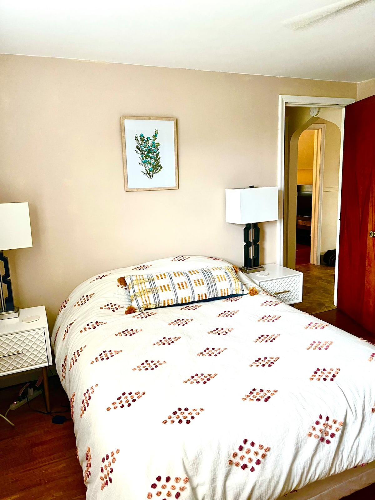 Charming 1-Bed Upstairs Unit with Queen Bed,... - Photo 10