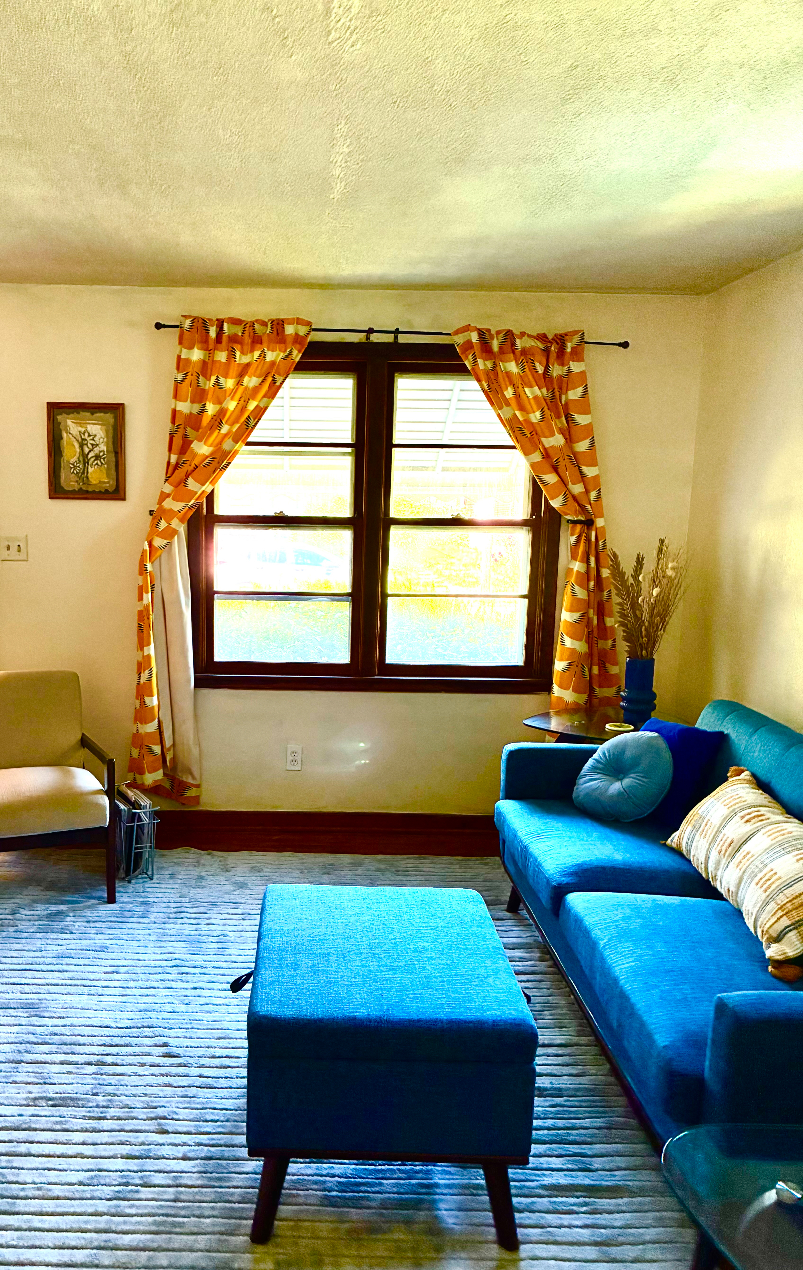 Charming 1-Bed Upstairs Unit with Queen Bed,... - Photo 1