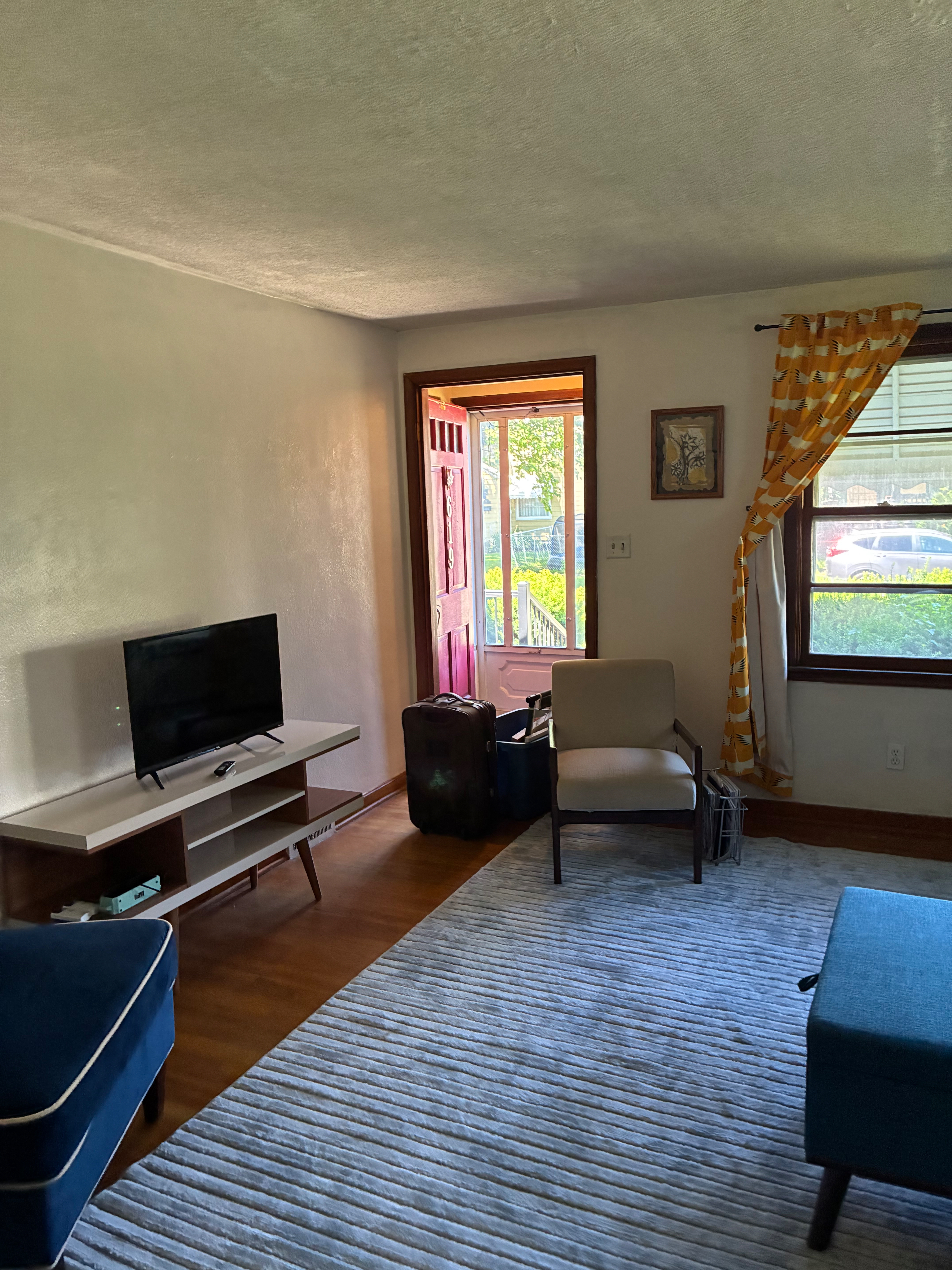 Charming 1-Bed Upstairs Unit with Queen Bed,... - Photo 6