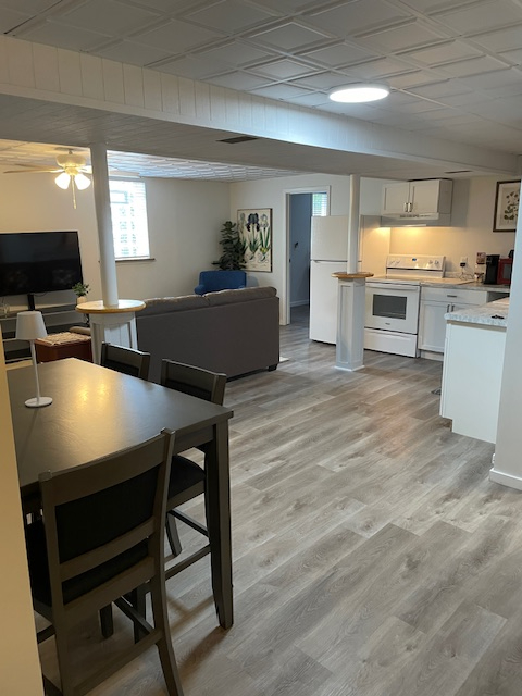 newly remodeled 1 bedroom 1 bath apartment - Photo 3