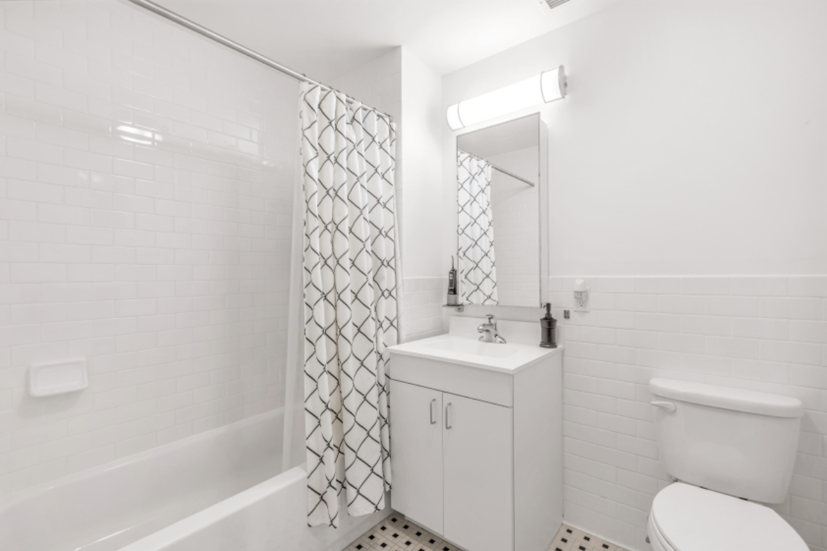 Luxury Manhattan Abode, Close to all - Photo 3