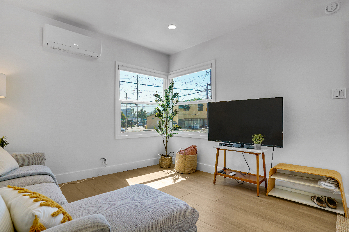 Modern & Stylish 1BR in the Heart of Los Angeles - Photo 6