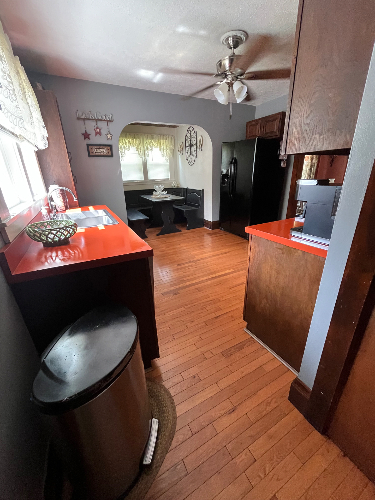 Charming 3-Bedroom 1-Bath Home in a Prime Location Just Minutes From Hospitals - Photo 5