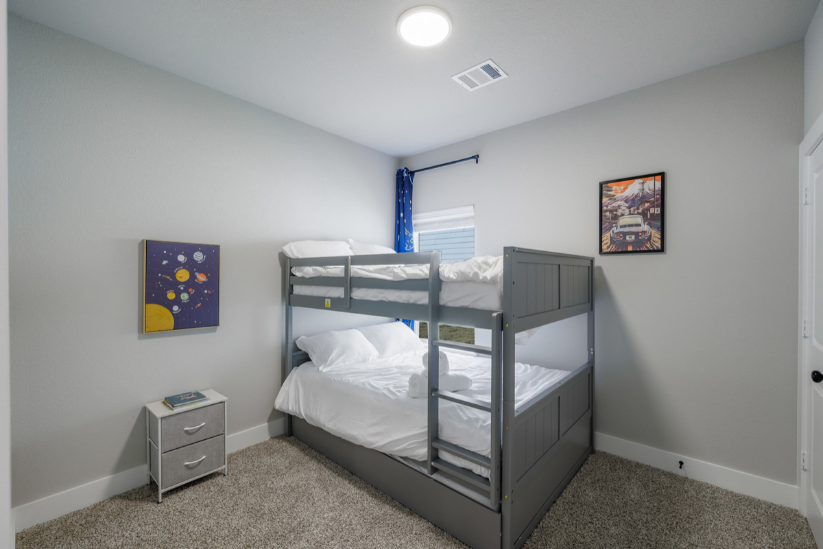4 BR 2 Bath / Game Room / Hospitals / A&M / MC Modern - Photo 9