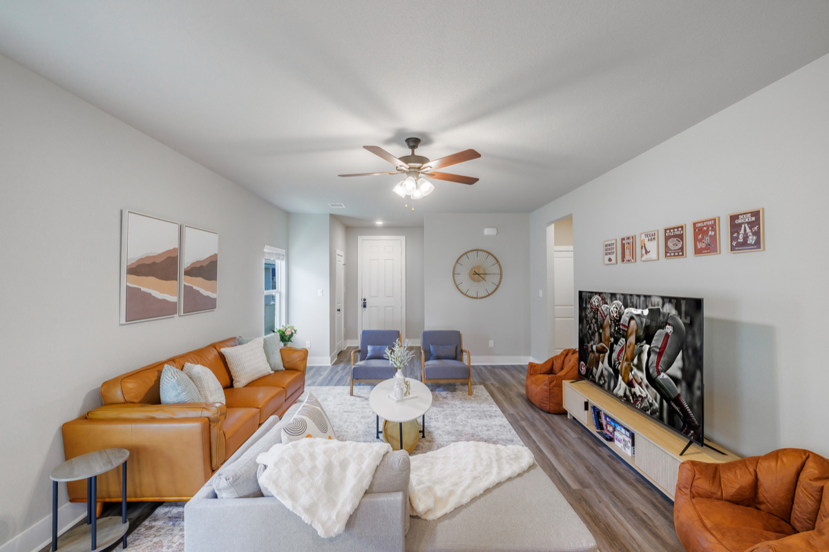 4 BR 2 Bath / Game Room / Hospitals / A&M / MC Modern - Photo 2