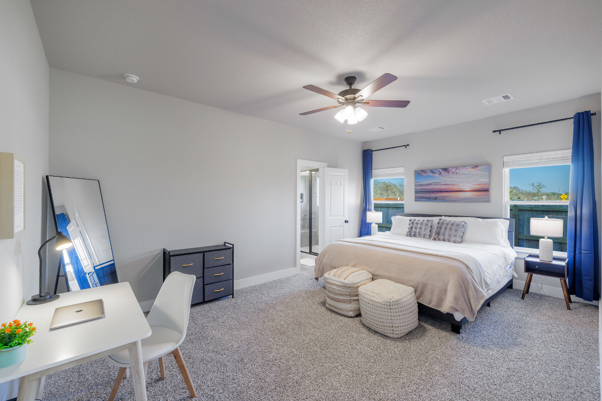 4 BR 2 Bath / Game Room / Hospitals / A&M / MC Modern - Photo 3