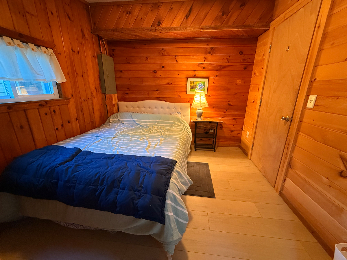 Serene 1 bedroom private home in a country setting. - Photo 12