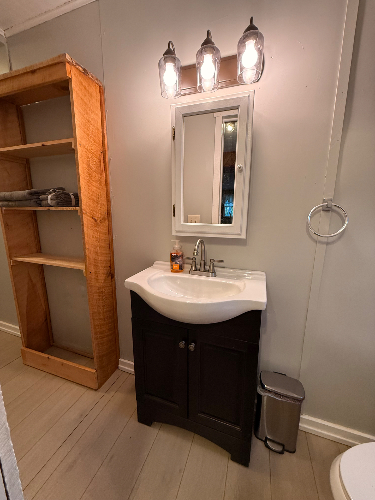 Serene 1 bedroom private home in a country setting. - Photo 10