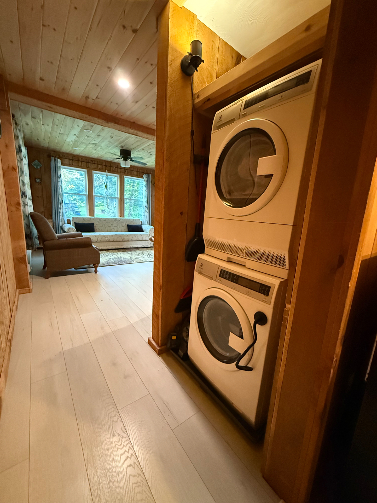 Serene 1 bedroom private home in a country setting. - Photo 3