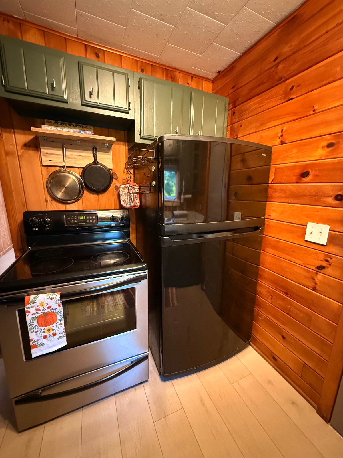 Serene 1 bedroom private home in a country setting. - Photo 9