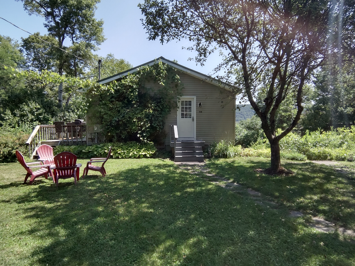 3 bed 2 bath Cooperstown Apt 1 - Photo 2